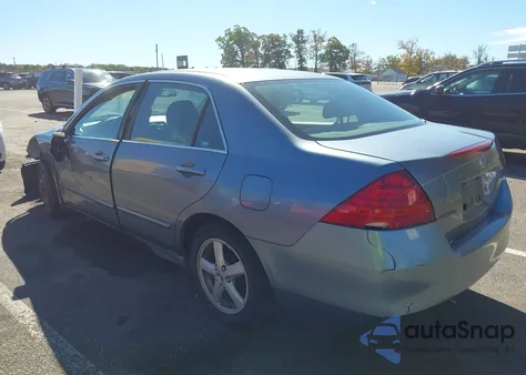 2007 Honda Accord 2.4 Lx z USA, uszkodzony, nr VIN 1HGCM56457A005595